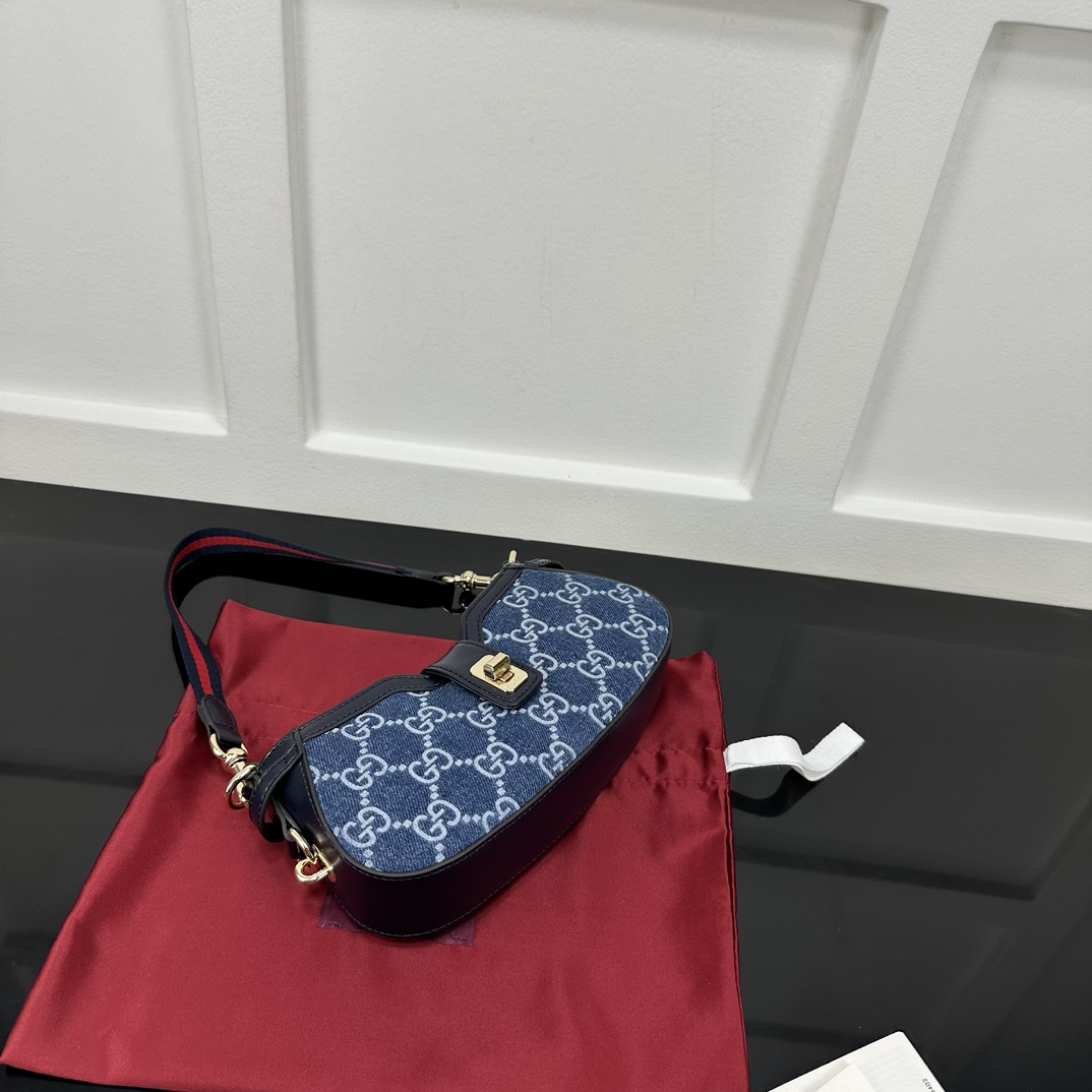 Gucci Hobo Bags